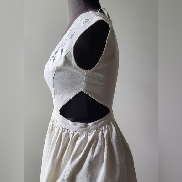 Akita Chicago Cut out Mini Dress - Picture 3 of 12